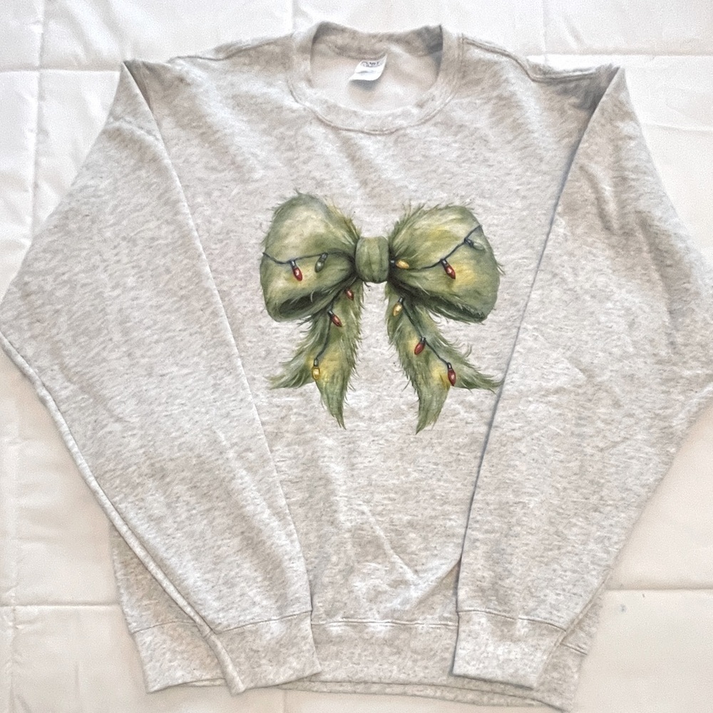Gray Sweatshirt with Green Bow and Holiday Light Design. Size M. NWOT
